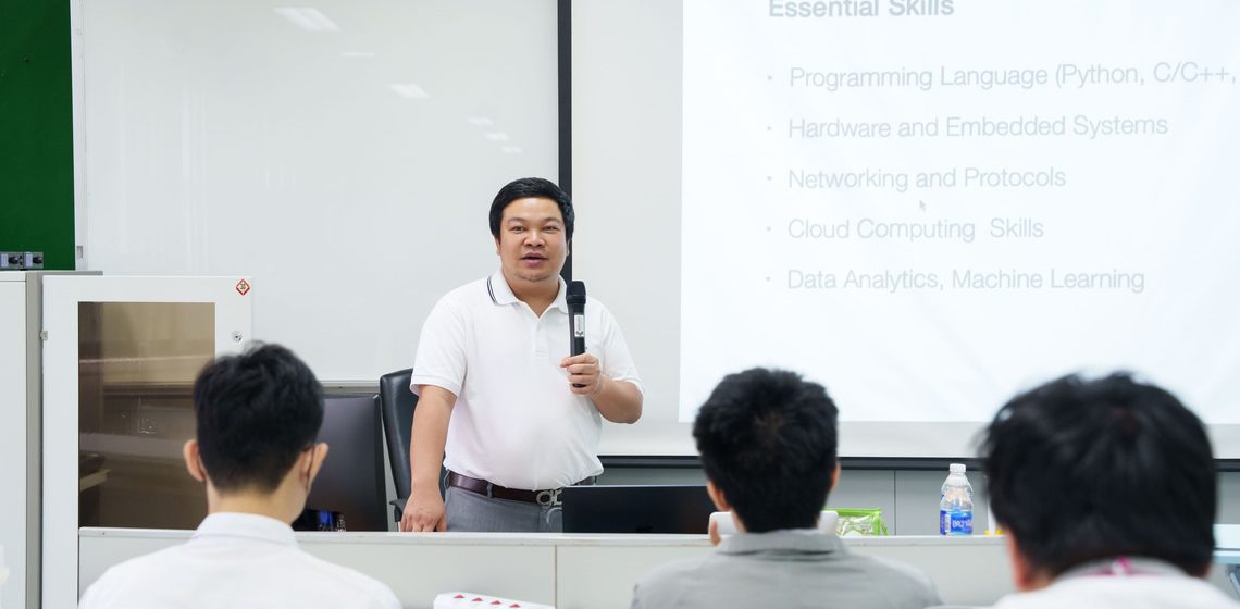 11.04.2024_IoT Trends and Skillset for IoT Developer-Special-Talk_CV คณะ ICT ม.มหิดล (ICT Mahidol) จัดบรรยายพิเศษในหัวข้อ “IoT Trends and Skillset for IoT Developer”