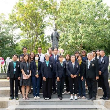 คณะ ICT ม.มหิดล (ICT Mahidol) เข้าร่วมพิธีวางพวงมาลาถวายราชสักการะพระราชานุสาวรีย์ สมเด็จพระมหิตลาธิเบศร อดุลยเดชวิกรม พระบรมราชชนก เนื่องใน “วันมหิดล” ประจำปี 2568