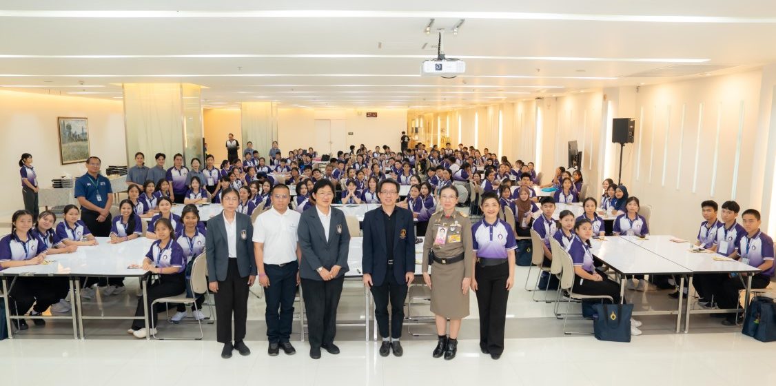 คณะ ICT ม.มหิดล (ICT Mahidol) ให้การต้อนรับนักเรียนในพระราชานุเคราะห์ สมเด็จพระกนิษฐาธิราชเจ้า กรมสมเด็จพระเทพรัตนราชสุดาฯ สยามบรมราชกุมารี ในโอกาสเข้าเยี่ยมชมคณะ ICT