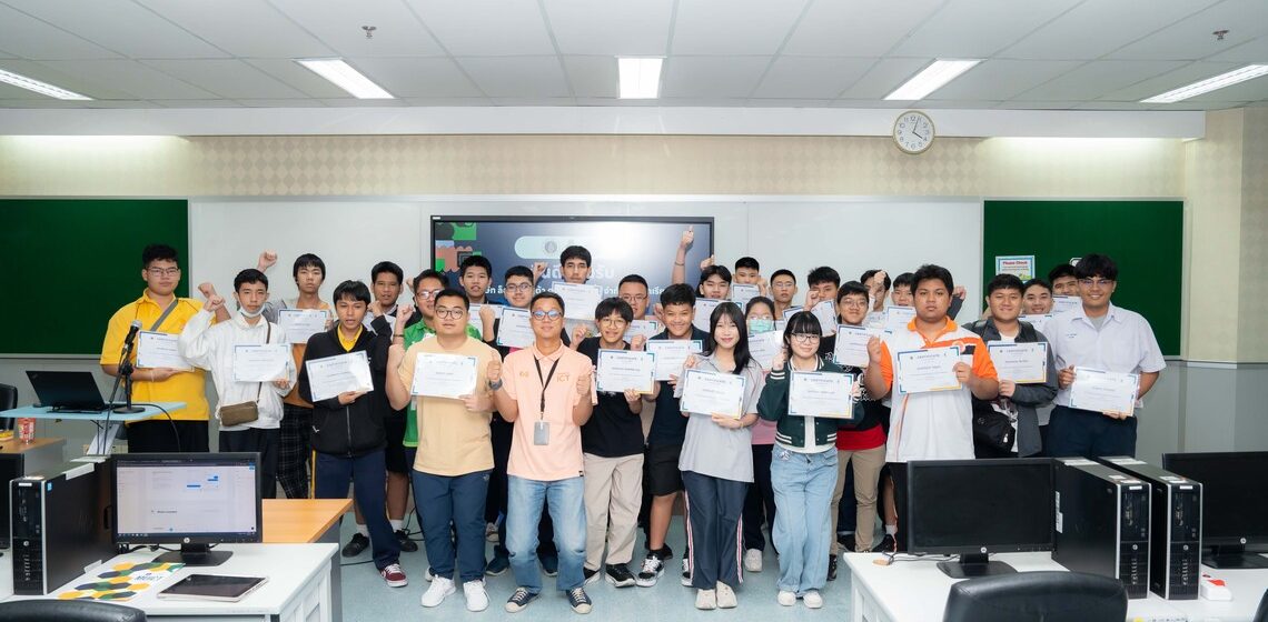 26.10.2024_Enhancing-Figma-for-Meta-Comp-Learning_CV ICT Mahidol, in collaboration with Login Meta Comp Learning Co., Ltd., organized a practical workshop titled “Enhancing Skills in Figma” for high school students.