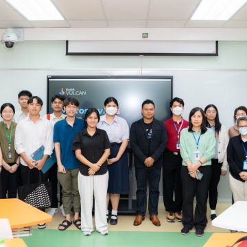 ICT Mahidol, in collaboration with Bluebik Vulcan Co., Ltd., organized the academic seminar “MUICT-AST The Series: Empowering Tech Innovation through Security, Agility, and Design” on the topic of “Microservices Design.”