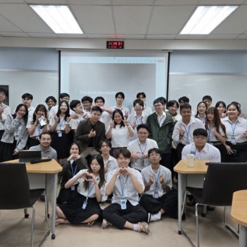 ICT Mahidol hosted a special lecture on “Data Analytics & Data Engineer” and project feedback session
